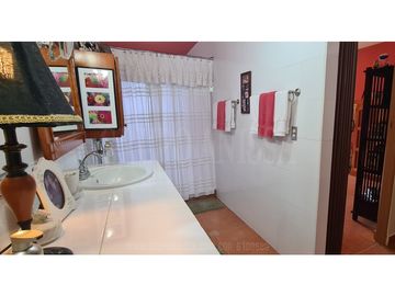 Oportunidad! Se Vende Hermosa Casa de Montaña en Altos del Maria