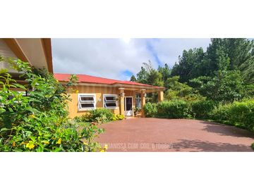 Oportunidad! Se Vende Hermosa Casa de Montaña en Altos del Maria