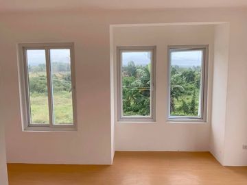 Colorful 3 Bedroom House in Pontefino Estates