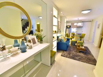 Colorful 3 Bedroom House in Pontefino Estates