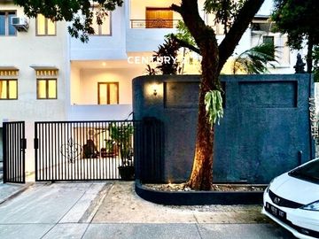 Dijual Rumah Asri Ada Taman Di Depan Dan Belakang Rumah Di Cinere