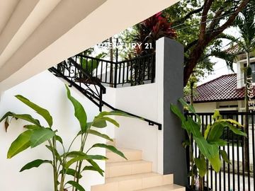 Dijual Rumah Asri Ada Taman Di Depan Dan Belakang Rumah Di Cinere