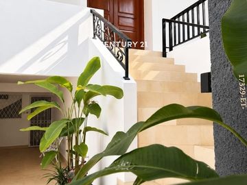 Dijual Rumah Asri Ada Taman Di Depan Dan Belakang Rumah Di Cinere