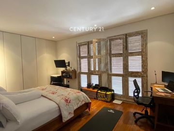 RUMAH DI KAYU PUTIH PULO MAS SEMI FURNISHED POSISI HOEK DESIGNE