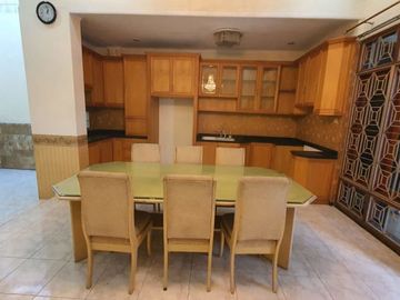 Rumah Tengah Kota Jl Imam Bonjol Surabaya Dijual