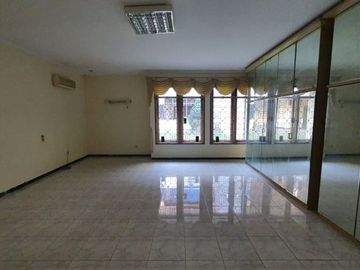 Rumah Tengah Kota Jl Imam Bonjol Surabaya Dijual