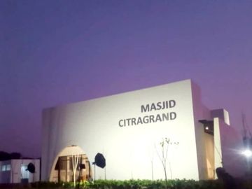 Rumah Type GRIMSBY Bagus Sekali Jalan Depan Lebar