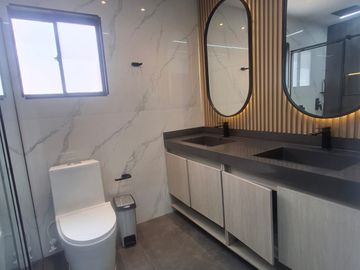 apartamento en arriendo en loma del esmeraldal. Cod A9433954