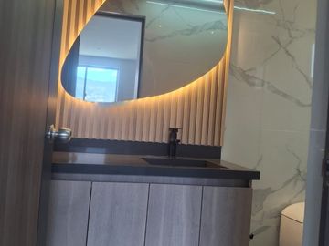 apartamento en arriendo en loma del esmeraldal. Cod A9433954