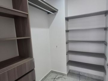 apartamento en arriendo en loma del esmeraldal. Cod A9433954