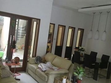 Rumah Mewah Dekat Gegerkalong. Cihanjuang dan Setiabudi
