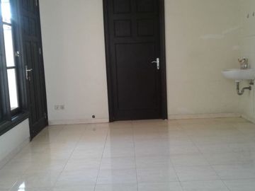 Jual Rumah Luas di Perumahan Pantai Mentari Daerah Kenjeran