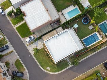 VENTA ESPECTACULAR CASA 5 AMBIENTES EN BARRIO PRIVADO LOS PATRICIOS SAN ISIDRO