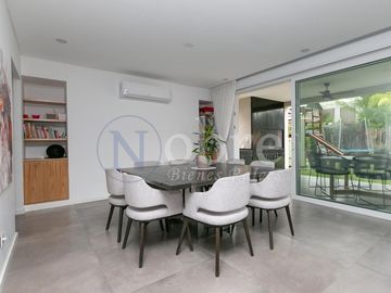 VENTA ESPECTACULAR CASA 5 AMBIENTES EN BARRIO PRIVADO LOS PATRICIOS SAN ISIDRO