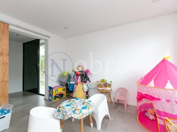 VENTA ESPECTACULAR CASA 5 AMBIENTES EN BARRIO PRIVADO LOS PATRICIOS SAN ISIDRO