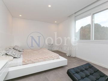 VENTA ESPECTACULAR CASA 5 AMBIENTES EN BARRIO PRIVADO LOS PATRICIOS SAN ISIDRO