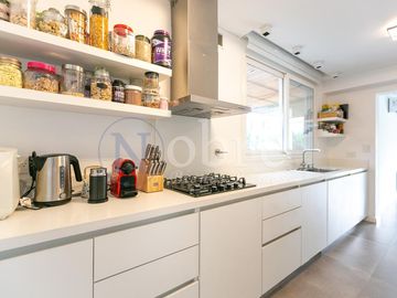 VENTA ESPECTACULAR CASA 5 AMBIENTES EN BARRIO PRIVADO LOS PATRICIOS SAN ISIDRO