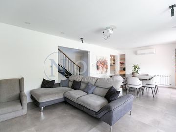 VENTA ESPECTACULAR CASA 5 AMBIENTES EN BARRIO PRIVADO LOS PATRICIOS SAN ISIDRO
