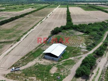 🚜 ¡Oportunidad Única para Inversionistas y Agricultores! 🌾

Descubra el potencial de este extenso terreno agrícola de 109.50 hectáreas situado en el