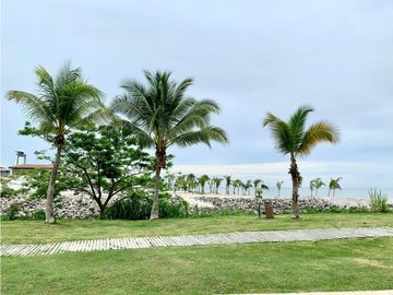 SE VENDE APARTAMENTO PUNTARENA OCEAN VILLAGE PLANTA BAJA FRENTE AL MAR