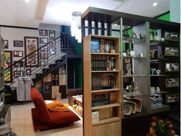 DIJUAL RUMAH KOKOH TERAWAT STRATEGIS DI BINTARA JAYA BEKASI BARAT
