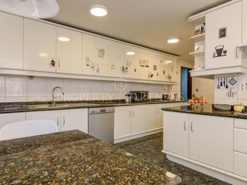 VENTA / Exclusivo Departamento / El Golf