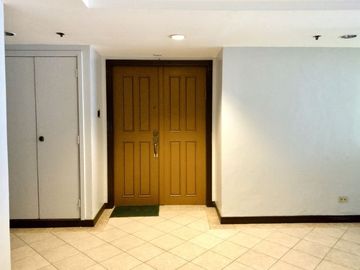 241 sqm 4BR, 2 car park El Jardin Del Presidente 1 Penthouse Unit