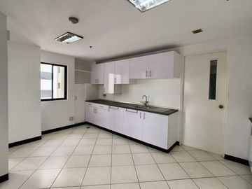 241 sqm 4BR, 2 car park El Jardin Del Presidente 1 Penthouse Unit