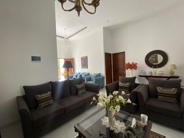 Rumah baru 2 lantai dalam komplek megacinere