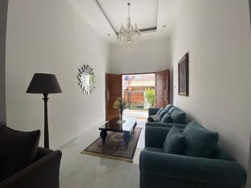 Rumah baru 2 lantai dalam komplek megacinere
