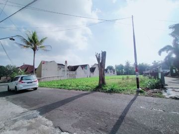 Tanah Super Strategis Mangku Jalan di Jakal Km 10