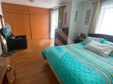 Casa en Venta en Cuatro poniente con Glorias Navales.
