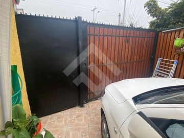 Casa en Venta en Cuatro poniente con Glorias Navales.