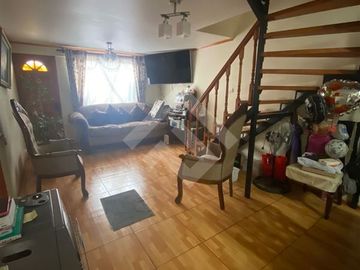 Casa en Venta en Cuatro poniente con Glorias Navales.