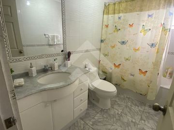 Casa en Venta en Cuatro poniente con Glorias Navales.
