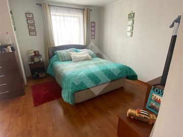 Casa en Venta en Cuatro poniente con Glorias Navales.