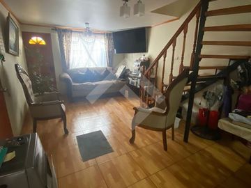 Casa en Venta en Cuatro poniente con Glorias Navales.