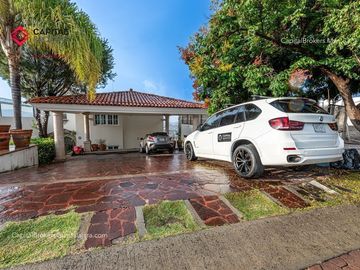 Casa Panorámica en coto de Lujo con Alberca en venta bugambilias palomar sur