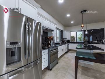 Casa Panorámica en coto de Lujo con Alberca en venta bugambilias palomar sur