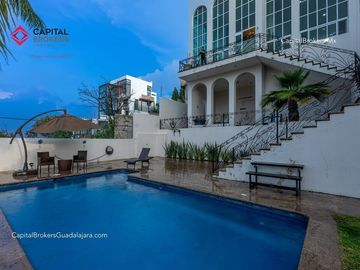 Casa Panorámica en coto de Lujo con Alberca en venta bugambilias palomar sur