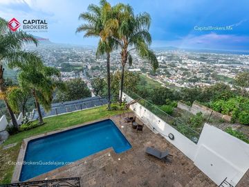 Casa Panorámica en coto de Lujo con Alberca en venta bugambilias palomar sur