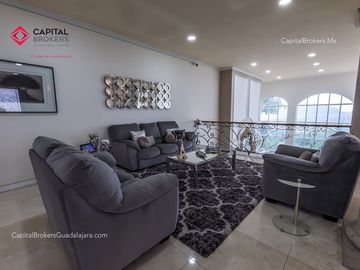 Casa Panorámica en coto de Lujo con Alberca en venta bugambilias palomar sur