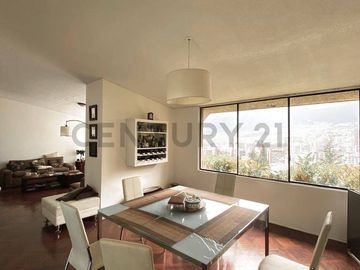 VENDO O CAMBIO PENTHOUSE DÚPLEX 212 m2, BODEGA Y PARQUEADEROS, GONZÁLEZ SUÁREZ