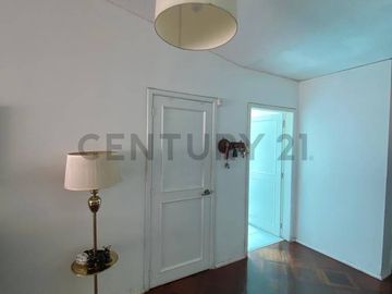 VENDO O CAMBIO PENTHOUSE DÚPLEX 212 m2, BODEGA Y PARQUEADEROS, GONZÁLEZ SUÁREZ