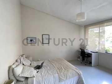 VENDO O CAMBIO PENTHOUSE DÚPLEX 212 m2, BODEGA Y PARQUEADEROS, GONZÁLEZ SUÁREZ