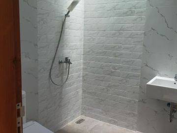 Rumah 2,5 lt ada rooftop di Ciganjur Jak Sel 2,7 M