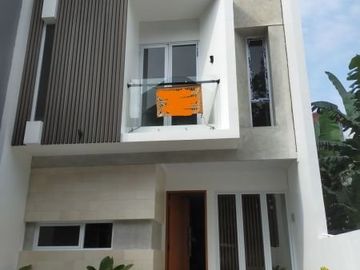 Rumah 2,5 lt ada rooftop di Ciganjur Jak Sel 2,7 M