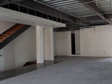 Edificio corporativo casi esquina Teopanzolco