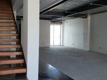 Edificio corporativo casi esquina Teopanzolco