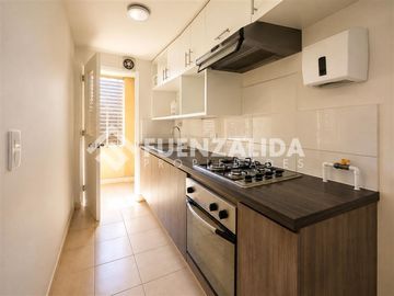 Departamento en arriendo de 2 dorm Metro Las Rejas y Ecuador